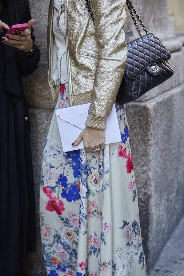 MILAN, ITALY - SEPTEMBER 21, 2018: Woman with blue Chanel leather bag  before Blumarine fashion show, Milan Fashion Week street style Stock Photo  - Alamy