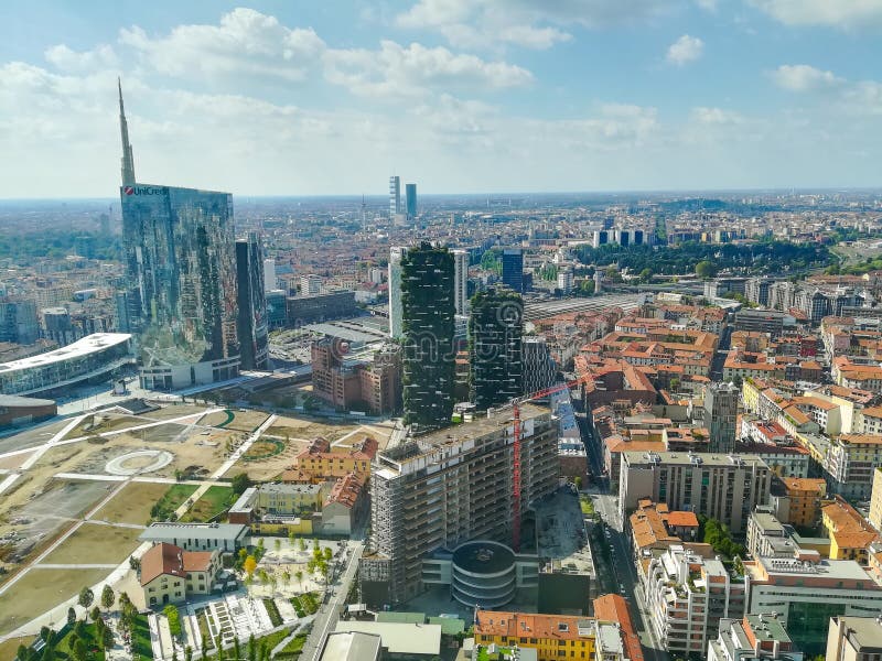 Milan flyg- sikt Milano stad, Italien royaltyfri foto Milan flyg- sikt Milano stad, Italien royaltyfri foto