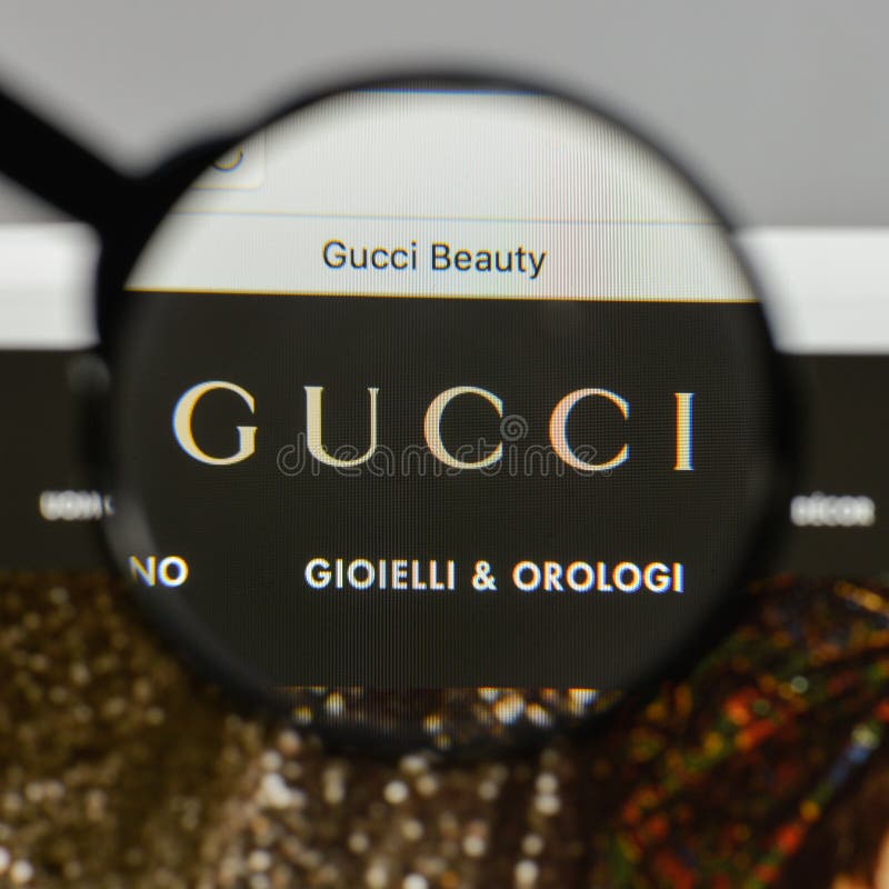 4,625 Gucci Logo Stock Photos, High-Res Pictures, and Images