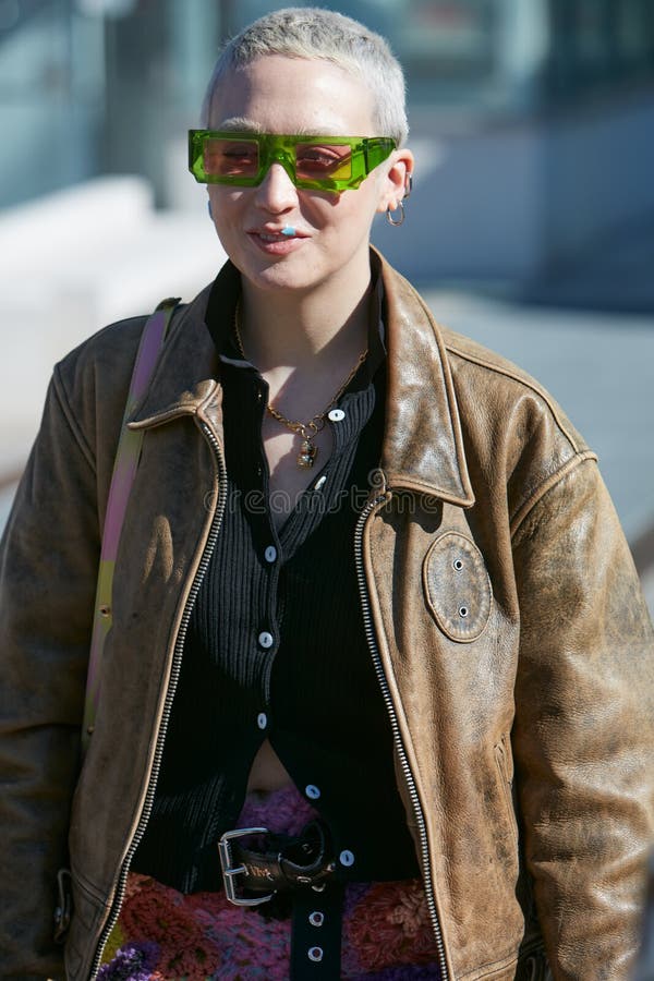 Woman with brown Fendi dress and pink leather bag before Emporio Armani  fashion show, Milan Fashion Week street style – Stock Editorial Photo ©  AndreaA. #326226698