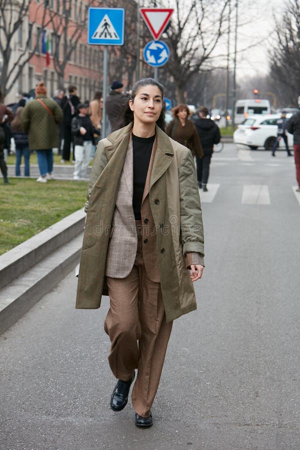 Woman with Brown Checkered Louis Vuitton Bag before Diesel Black Gold  Fashion Show, Milan Fashion Week Street Editorial Photo - Image of color,  look: 194562546