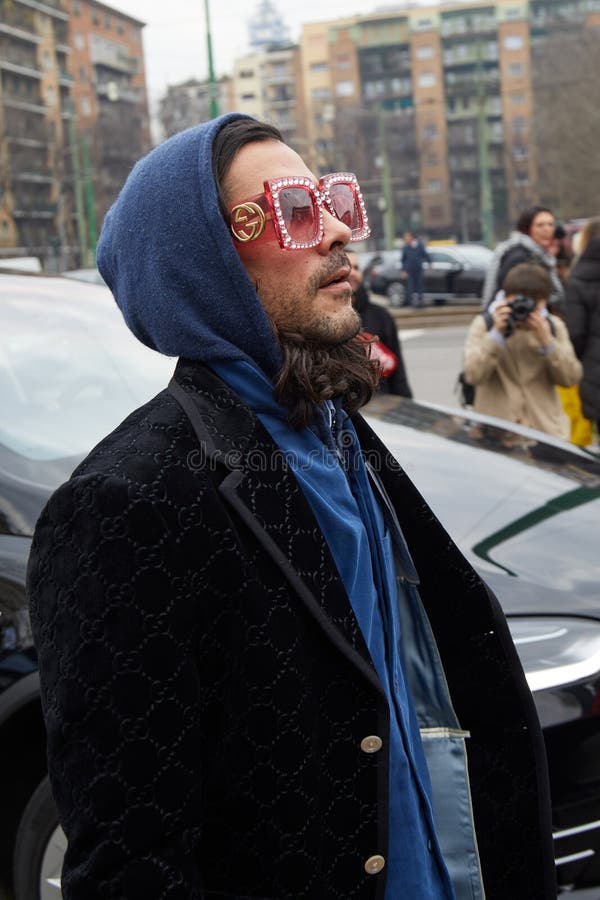 Ace impulse Geology Man with Black Velvet Gucci Jacket and Pink Sunglasses before Gucci Fashion  Show, Milan Fashion Editorial Image - Image of black, blue: 194028650