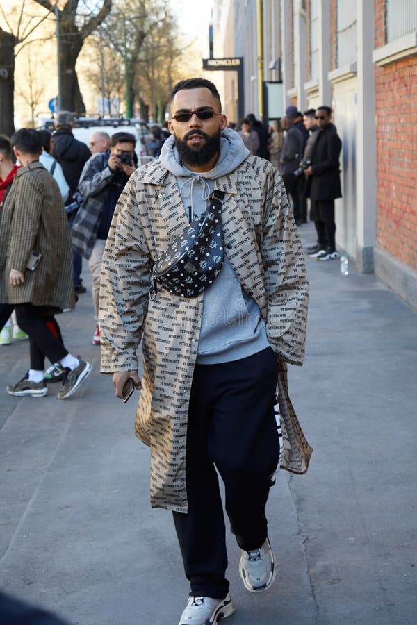 Man with Louis Vuitton Bag in Hand and Hermes Belt before Fendi Fashion  Show, Milan Fashion Week Street Style on Editorial Image - Image of brown,  luxury: 194547990