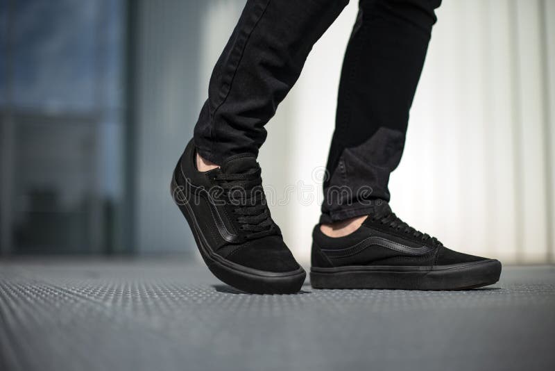 vans all black old school