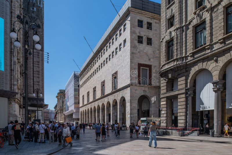 MILAN, ITALY - CIRCA NOVEMBER, 2017: Brunello Cucinelli shop at Rinascente.  Rinascente is a collection of high-end stores Stock Photo - Alamy