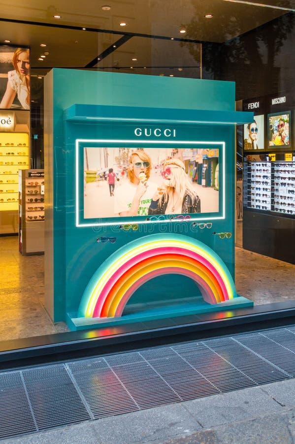 gucci glasses store