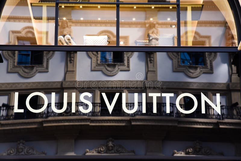 Shop Windows of a Louis Vuitton Shop in Milan - Montenapoleone Area, Italy.  Editorial Photo - Image of italy, fashion: 116865326