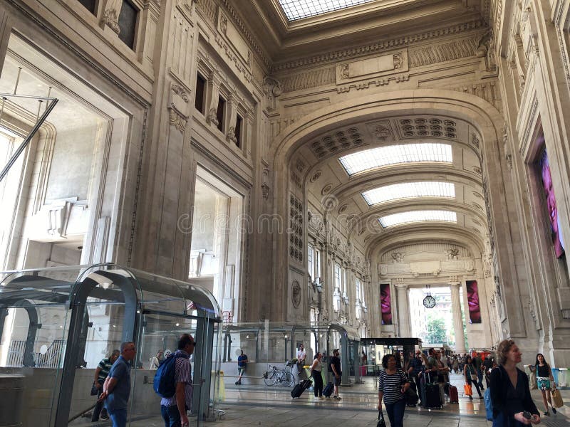 Milano Centrale Train Station Main Hall Editorial Photography - Image ...