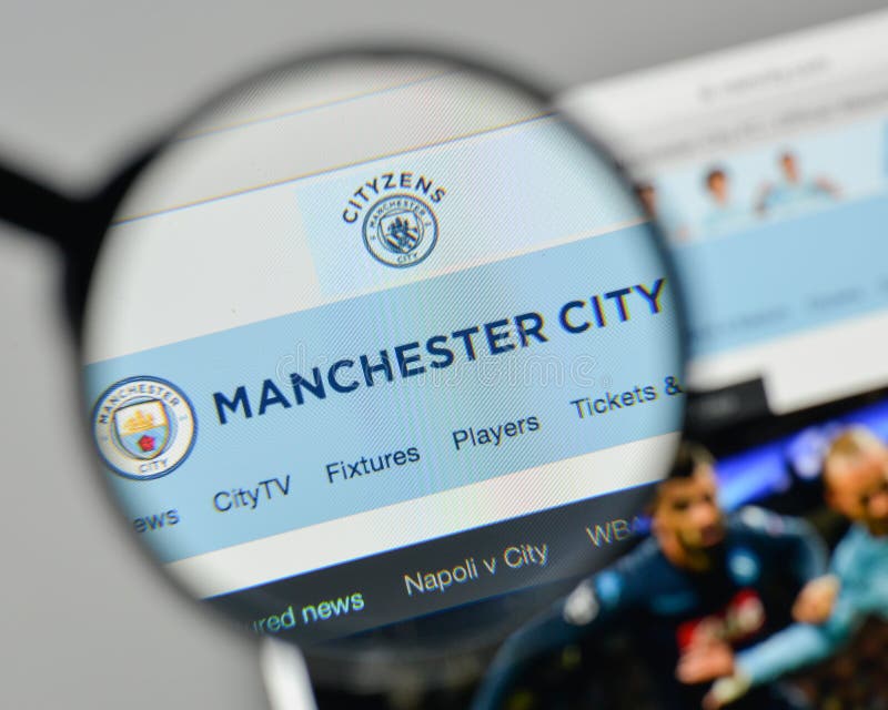 Manchester city football club logo hi-res stock photography and