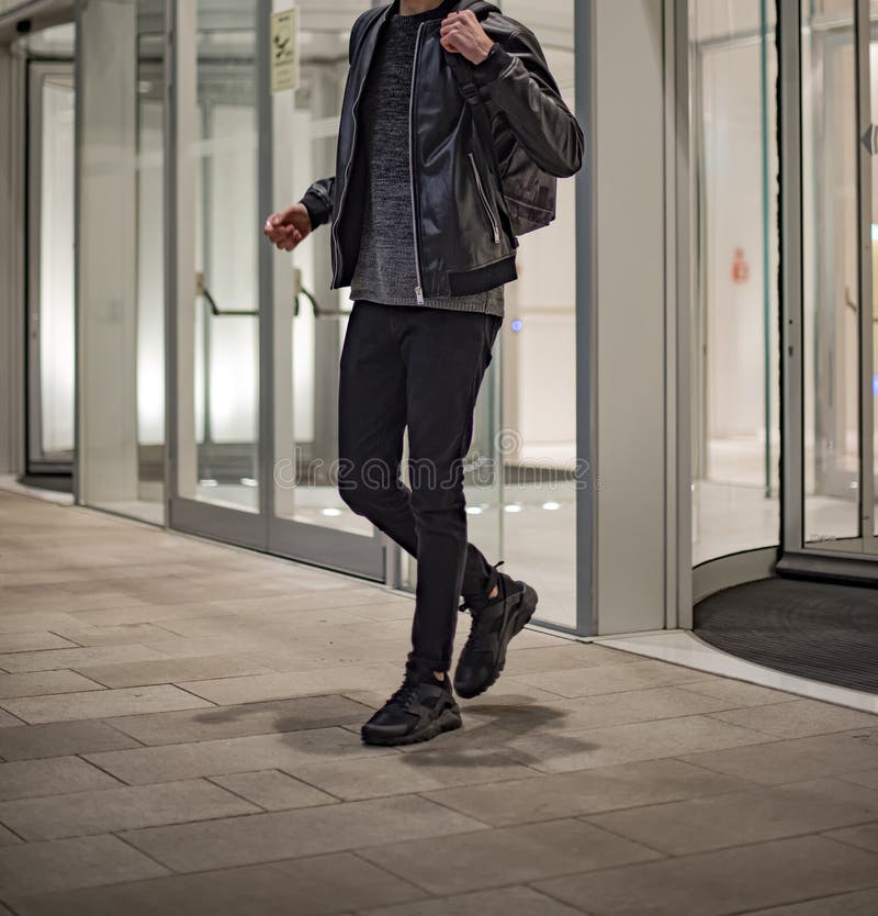 black huaraches outfit