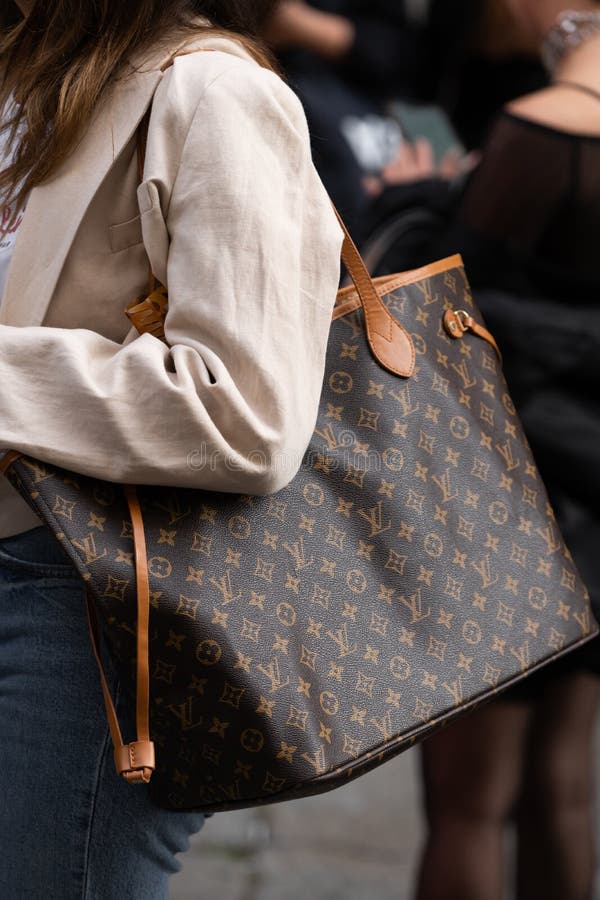 neverfull monogram outfit