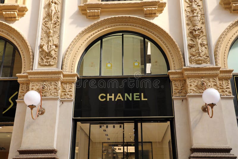 Facade of Chanel Store in the Street of Vienna Editorial Photography -  Image of sign, label: 89093237