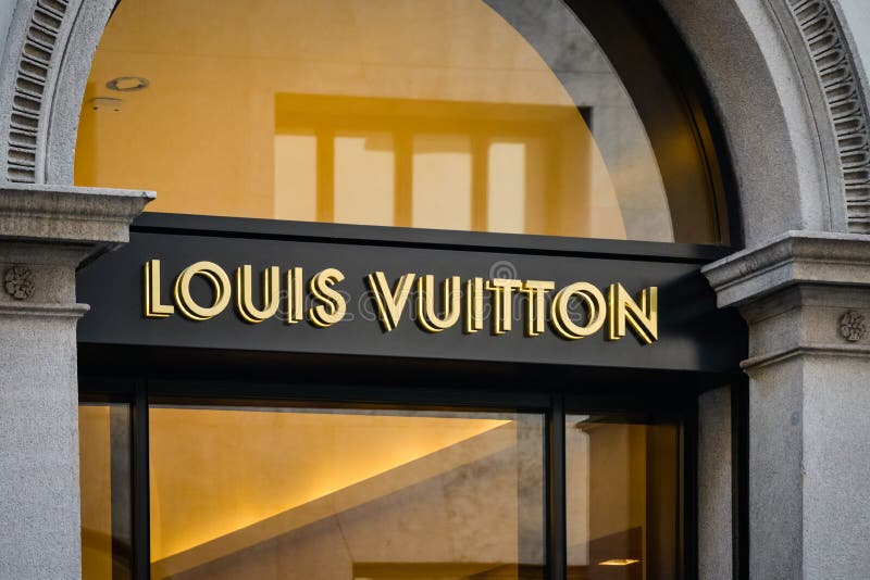 Shopping Louis Vuitton Boutique Milan Stock Photos - Download 117 Royalty Free Photos