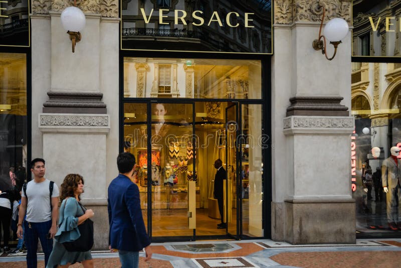 156 Boutique Milan Italy Versace Stock Photos - Free & Royalty-Free ...