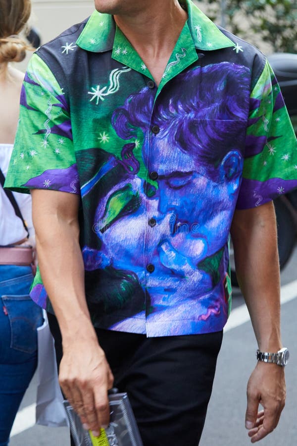Man with Blue, Purple and Green Shirt with Cleopatra Kiss before Versace  Fashion Show, Milan Fashion Week Street Editorial Photo - Image of street,  people: 194553711