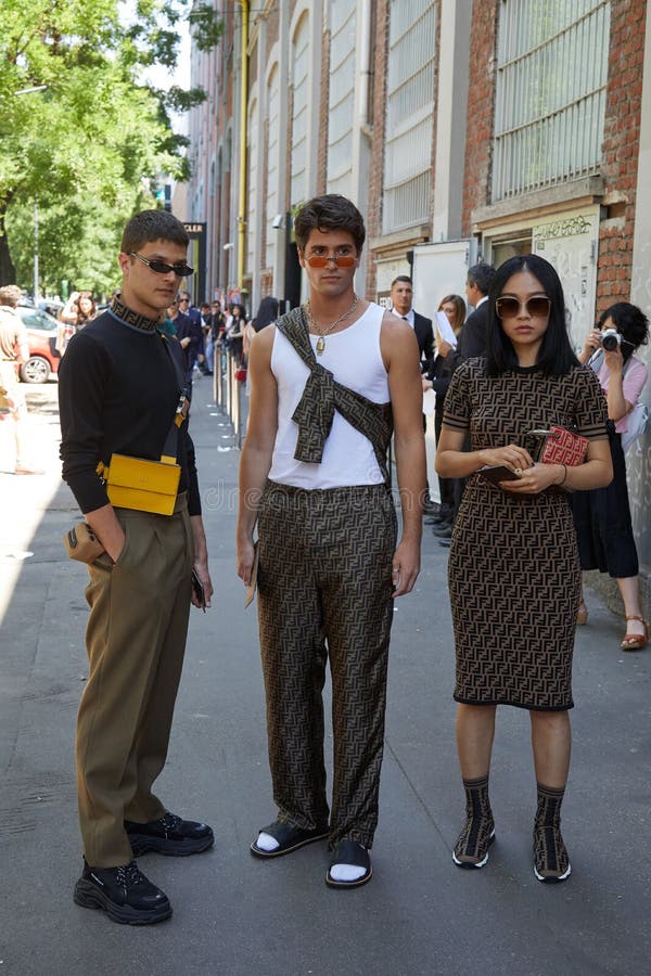 Pudsigt Minefelt forsigtigt Men and Woman with Fendi Outfits before Fendi Fashion Show, Milan Fashion  Week Street Style on June 18, 2018 in Editorial Photo - Image of  sunglasses, fashion: 194548016