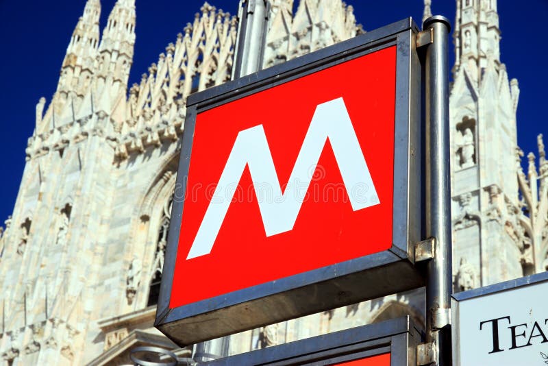 milan metro zdjęcia royalty free milan metro zdjęcia royalty free