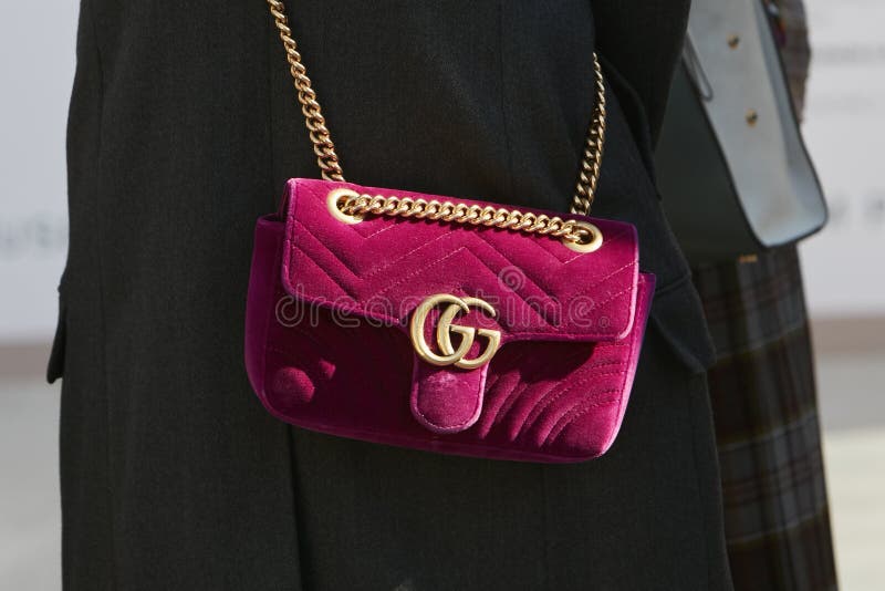 Woman with Red Cherry Gucci Velvet Bag with Golden Chain in a Sunny Day  before Alberto Zambelli Fashion Show Editorial Stock Image - Image of  colorful, velvet: 194566669