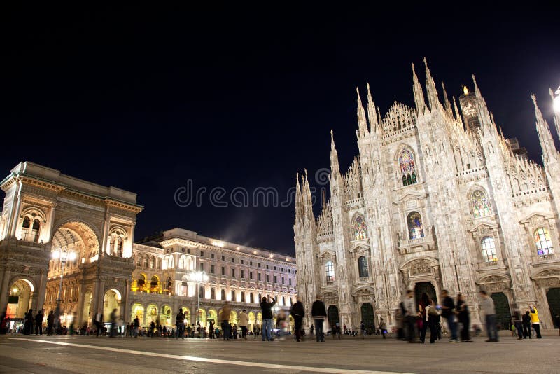 Milan turistdragningar arkivbilder