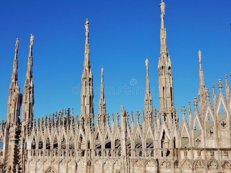 Milano - Guglie del Duomo arkivbild