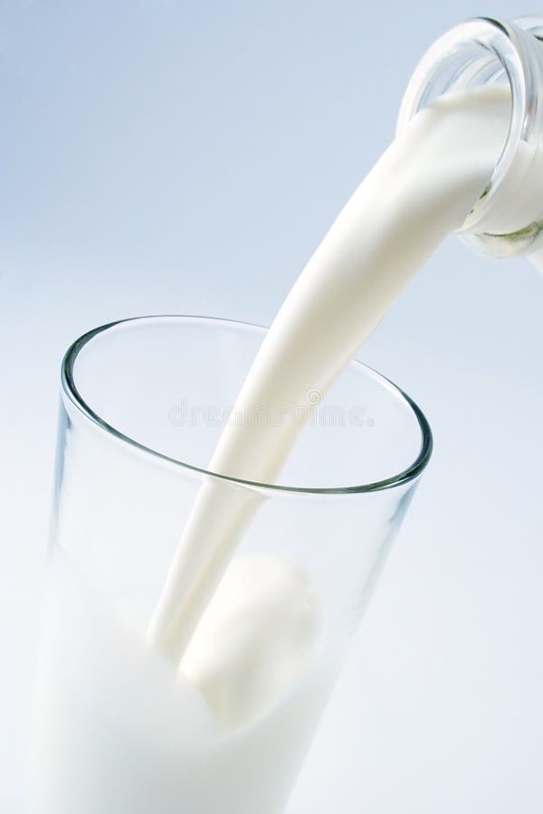 Milch lizenzfreie stockfotos
