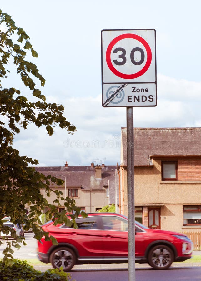 65 miles per hour stock image. Image of hour, gauge, speed - 7772157