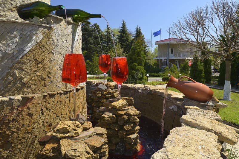 File:Mileștii Mici Wine Fountain.jpg - Wikimedia Commons