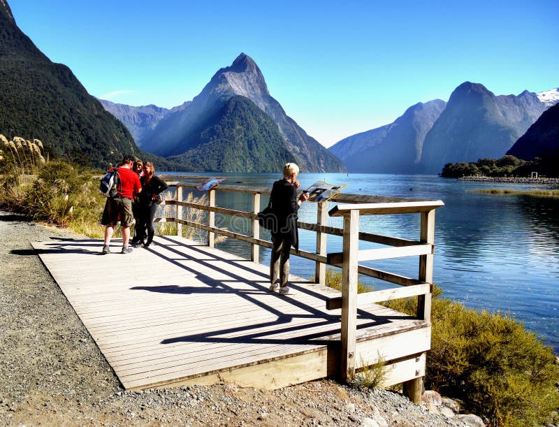 Milford Sound, Neuseeland stockfotografie Milford Sound, Neuseeland stockfotografie