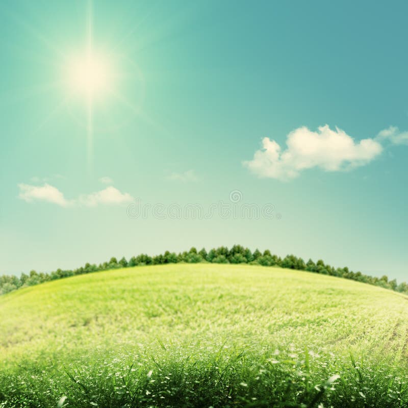 Milieux saisonniers de beauté avec les collines vertes image stock Milieux saisonniers de beauté avec les collines vertes image stock