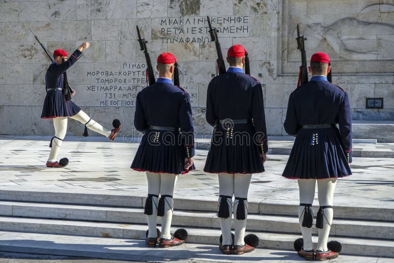 Militair in Syntagmavierkant bij het Griekse Parlement, Athene, Griekenland stock afbeelding Militair in Syntagmavierkant bij het Griekse Parlement, Athene, Griekenland stock afbeelding