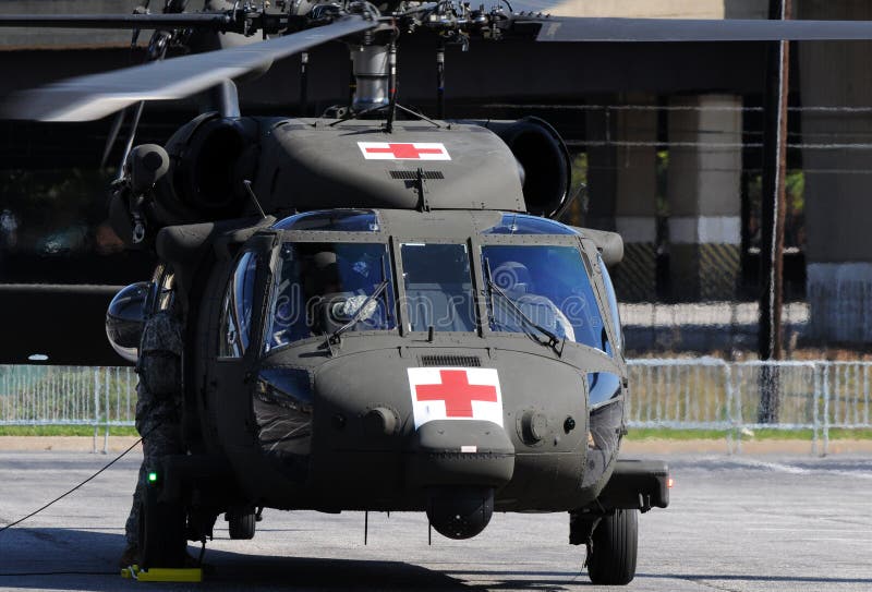 Militaire evacuatiehelikopter stock foto Militaire evacuatiehelikopter stock foto