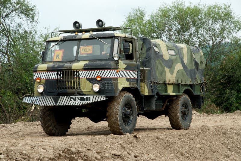 Militär lastbil GAZ-66 arkivbilder Militär lastbil GAZ-66 arkivbilder