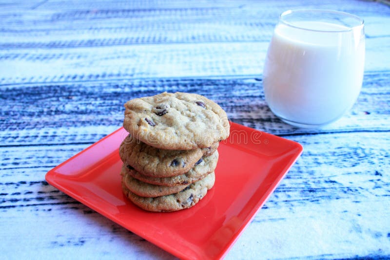 Milk and cookies front view