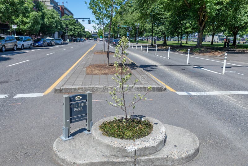 Portland, Oregon - June 29, 2019 : Mill Ends Park, The world\'s smallest park. Portland, Oregon - June 29, 2019 : Mill Ends Park, The world\'s smallest park