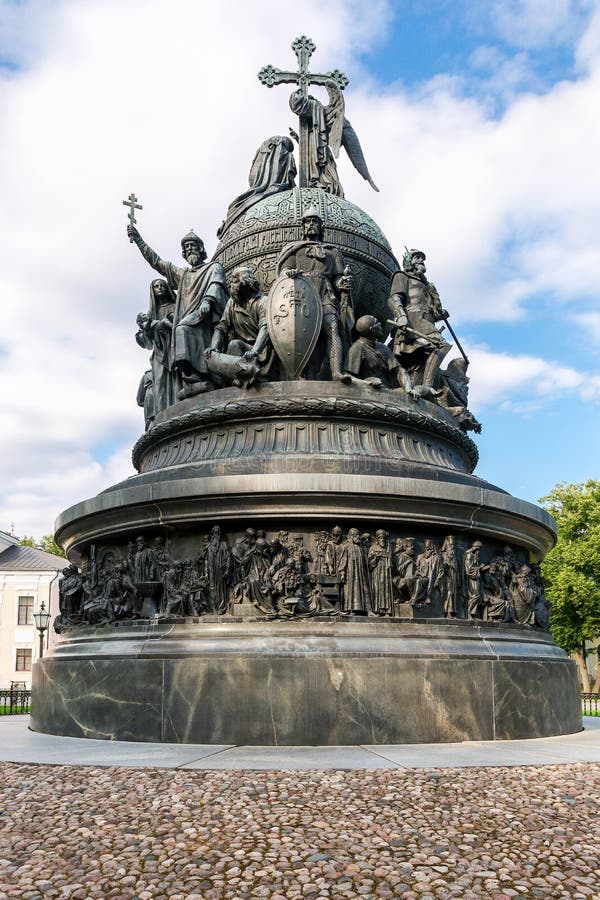 Millennium van het monument van Rusland in Novgorod het Kremlin, Russi royalty-vrije stock afbeeldingen Millennium van het monument van Rusland in Novgorod het Kremlin, Russi royalty-vrije stock afbeeldingen