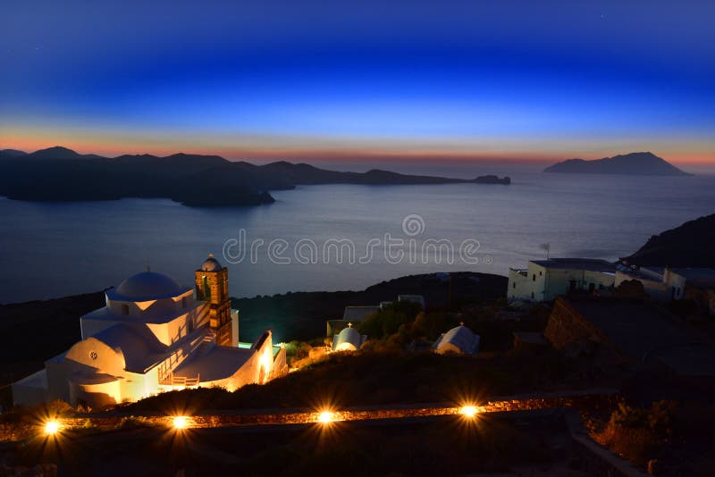 Milos par nuit Îles de Cyclades La Grèce photo stock Milos par nuit Îles de Cyclades La Grèce photo stock