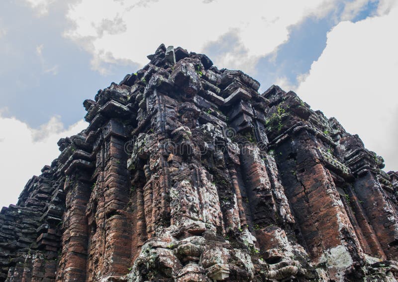 Min son - hinduismruines i Vietnam arkivbild Min son - hinduismruines i Vietnam arkivbild