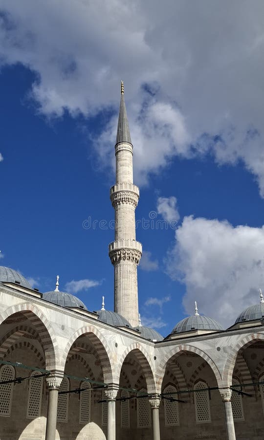The Blue Mosque (Sultanahmet Camii) in sunshine, Istanbul, Turkey royalty free stock photography