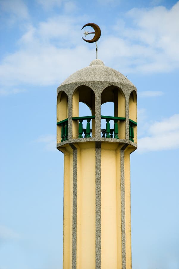 Minarete asiático da mesquita