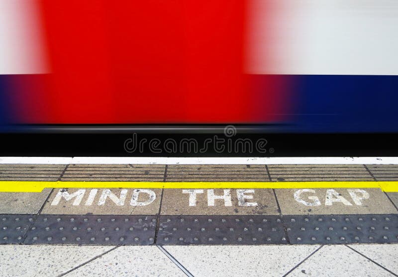 No importa espacio, aviso en londres subterráneo.