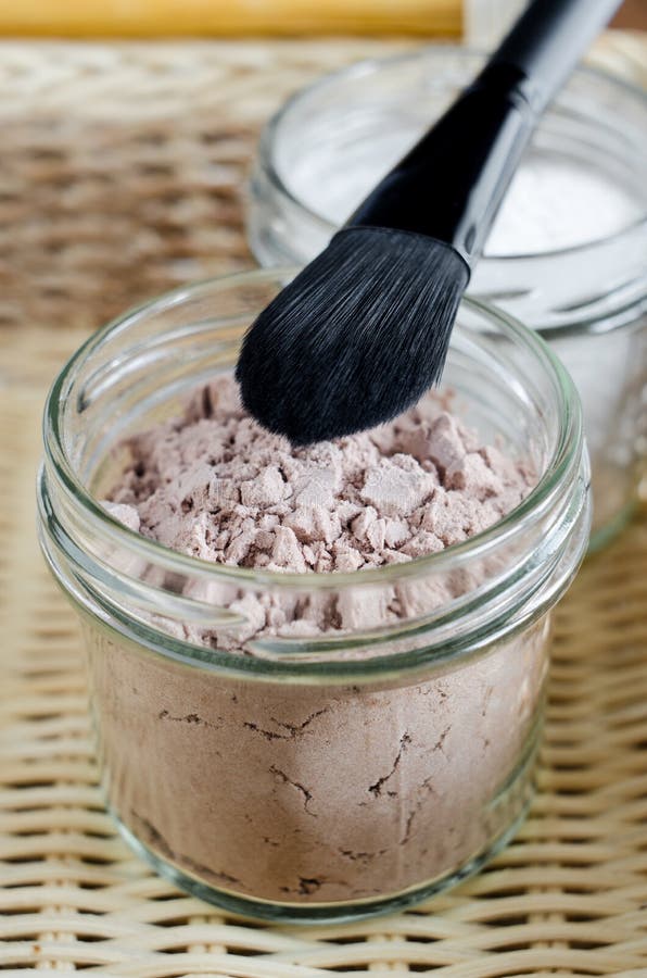 Mineral homemade powder foundation or dry shampoo in a grass jar. DIY cosmetics. Close up, copy space. royalty free stock photography Mineral homemade powder foundation or dry shampoo in a grass jar. DIY cosmetics. Close up, copy space. royalty free stock photography