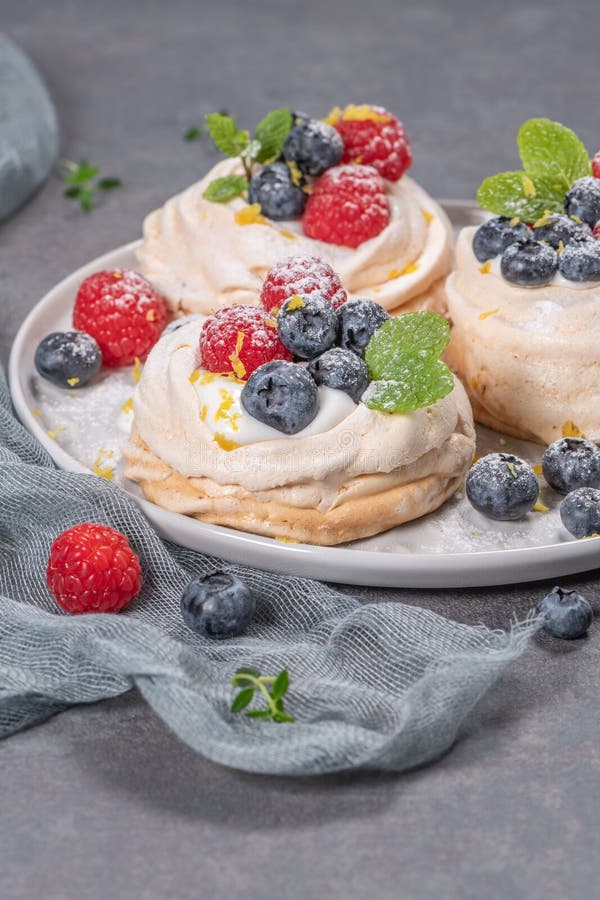 Pavlova With Meringue Powder / Royal Icing (without ...