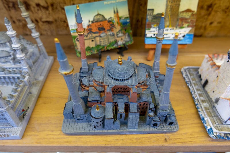 virkningsfuldhed Fordøjelsesorgan Hæderlig Miniature of Hagia Sophia Sold at a Shop in Istanbul, Turkey Editorial  Stock Photo - Image of byzantium, istanbul: 152484133