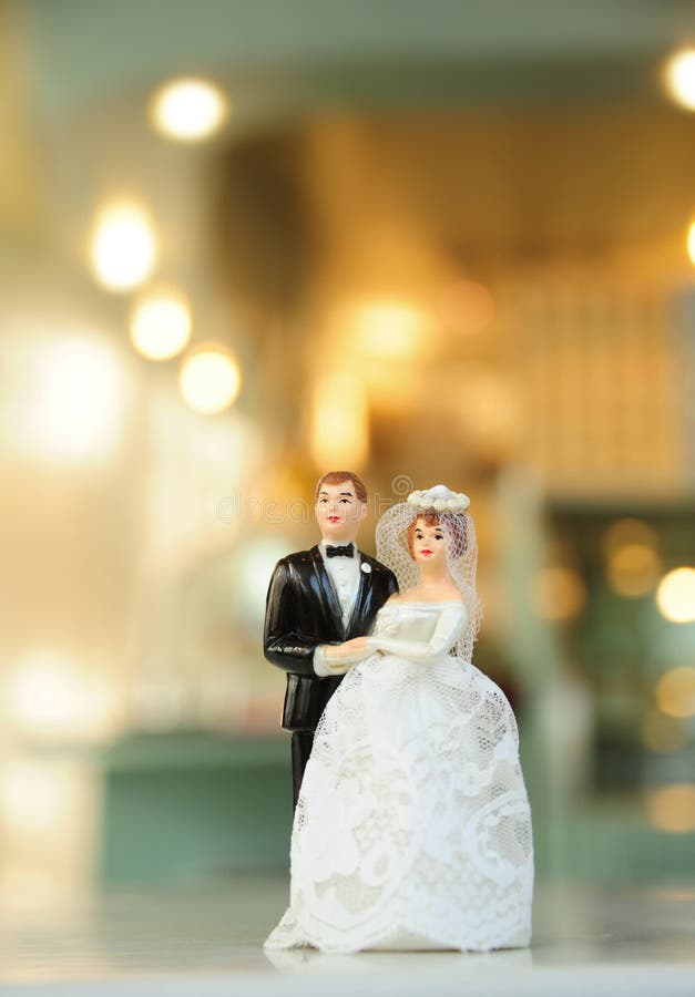 miniature wedding couple doll