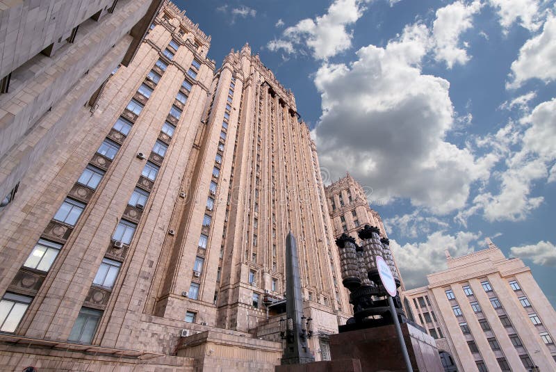 Ministerie van Buitenlandse zaken van de Russische Federatie, Smolenskaya-Vierkant, Moskou, Rusland royalty-vrije stock foto's Ministerie van Buitenlandse zaken van de Russische Federatie, Smolenskaya-Vierkant, Moskou, Rusland royalty-vrije stock foto's