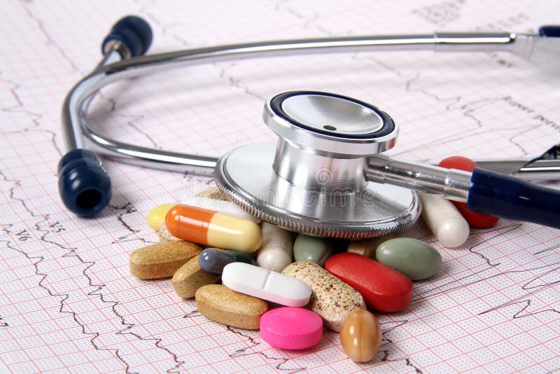 Minnestavlor är på en ekg arkivbild Minnestavlor är på en ekg arkivbild