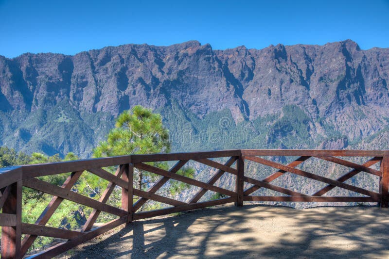 Mirador de los roques στο εθνικό πάρκο caldera de taburiente των καναρίων νήσων la palma στοκ εικόνα με δικαίωμα ελεύθερης χρήσης