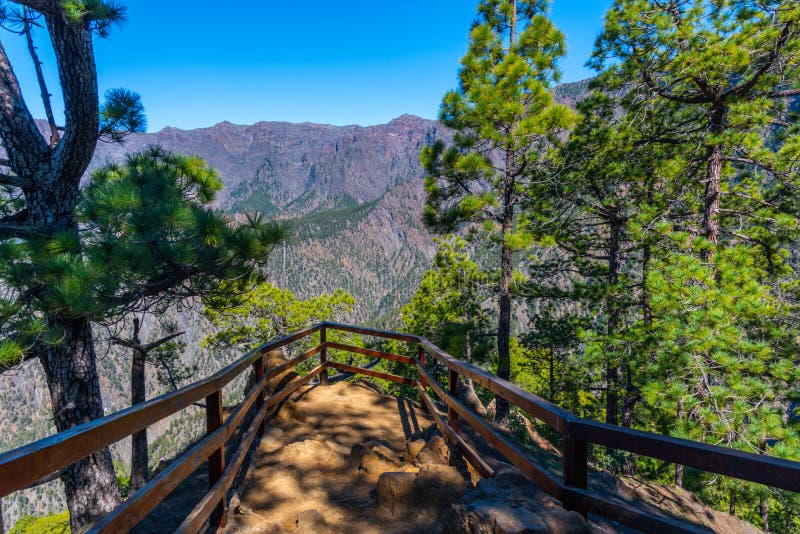 Mirador lomo de las chozas στο εθνικό πάρκο caldera de taburiente των καναρίων νήσων la palma ισπανία στοκ φωτογραφίες με δικαίωμα ελεύθερης χρήσης