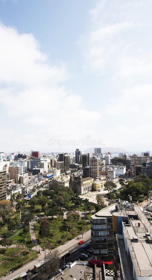 Miraflores Panoramaaussicht und Luftsicht auf die Stadt mit Hauptplatz und katholische Kathedrale bac stockfoto