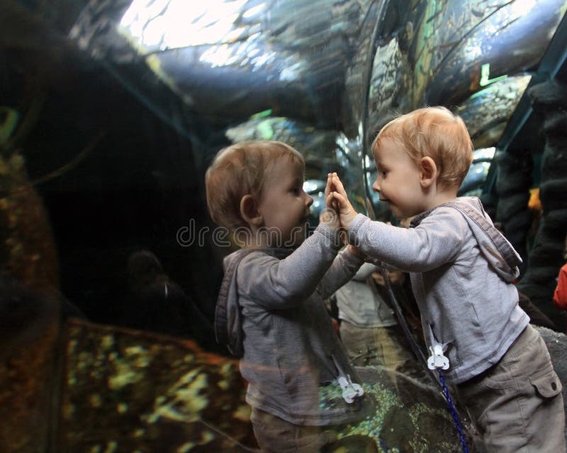 Mirror child royalty free stock photography Mirror child royalty free stock photography